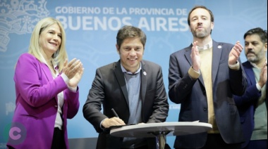 Kicillof formalizó la transferencia de $37.549 millones para los municipios