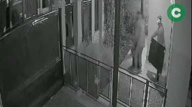Video: Así desvalijaron una casa en el barrio Sarmiento