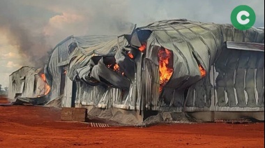 Un incendio arrasó con un galpón con unos 3 millones de kilos de yerba Playadito