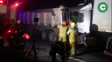 CHOQUE DE DOS CAMIONES DURANTE LA MADRUGADA