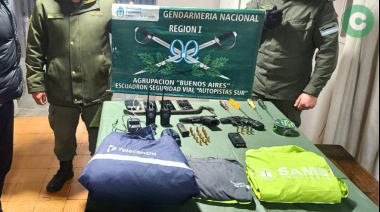 Tres detenidos en un control de Gendarmería: Había armas, pasamontañas y circulaban en un auto con documentación falsa