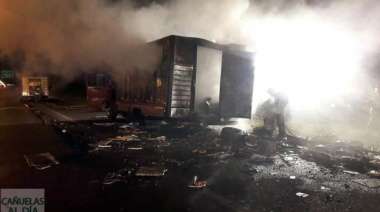 Camión que transportaba municiones se incendió sobre la Autopista 
