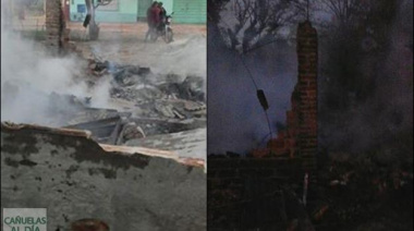 Incendio y destrucción total de una vivienda en Los Aromos