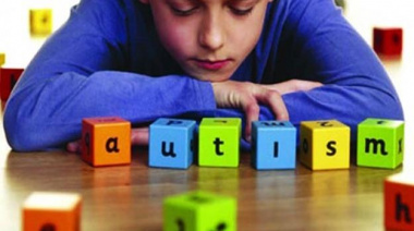 Charla sobre detección temprana de autismo