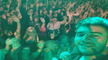 Cenizas recibió el año en la calle con miles de vecinos a pura fiesta