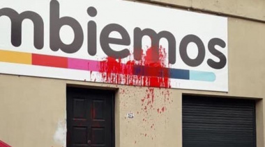 Campaña provocadora: Pintadas en el local de CAMBIEMOS