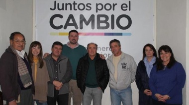 El precandidato Santiago Mac Goey presentó el