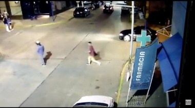 Robo a la Farmacia Garavaglia: Momento en el que escapan los delincuentes