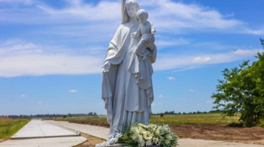 Entronizan a la Virgen del Carmen en el mercado agro-ganadero