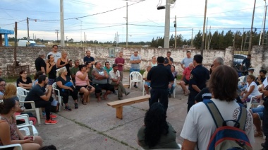 Reunión entre vecinos y autoridades policiales