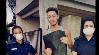 Vecinos solidarios: Fabrican barbijos para la Policía