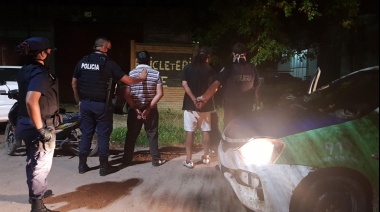 Detienen a dos hombres por violar la cuarentena y le secuestran la moto