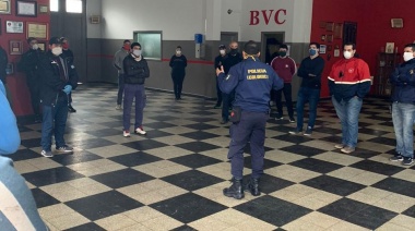 Se activan los protocolos de seguridad en el Cuartel de Bomberos