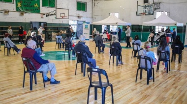 Operativo de vacunación en el Club Juventud