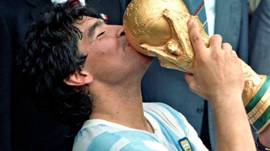 Dolor por la muerte de Maradona: El mensaje de Marisa Fassi   