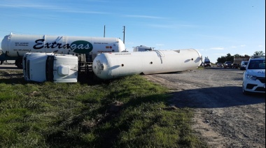 Vuelco en el acceso de Extragas 