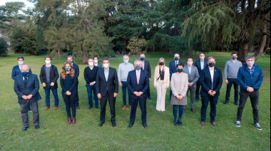 Fassi con el Presidente y los Intendentes del conurbano 