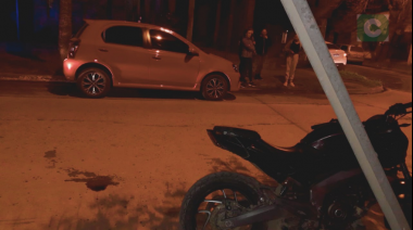 Chocó y se dio a la fuga: La moto era robada 