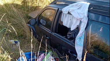 Despistó una camioneta que había sido robada: En el interior había armas y dos pitbull