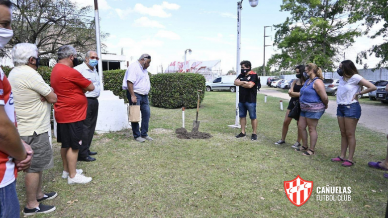 Los restos de Rolando Ponce fueron sepultados en el Arín 