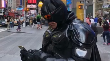 El "Batman de Times Square" habló de fraude y amenazas en las PASO de Cañuelas