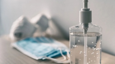 Coronavirus: Fijaron precios máximos para alcohol en gel y barbijos