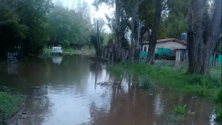 Inundaciones: El drama de una mujer de 65 años que llora de dolor por el abandono