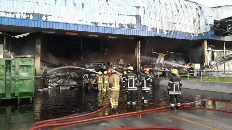 Abrazo simbólico a los Bomberos