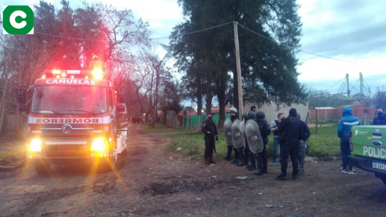 Fuego y descontrol en el Barrio Libertad