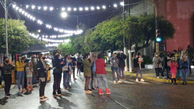 Marcha para pedir por la presencialidad en los colegios 