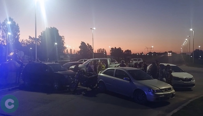 Reclamo por falta de luz y corte en la bajada de la Autopista ...