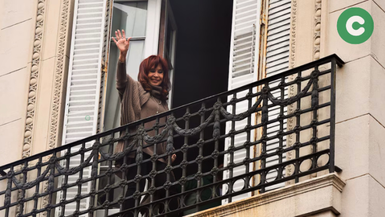 CRISTINA KIRCHNER QUEDÓ PRESA EN SU DEPARTAMENTO