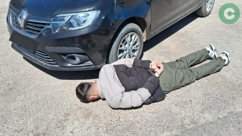 Lo atraparon intentando vender un auto robado