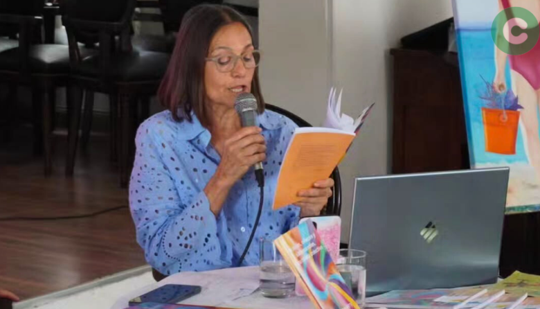 Mirta Etcheverry presentó su libro