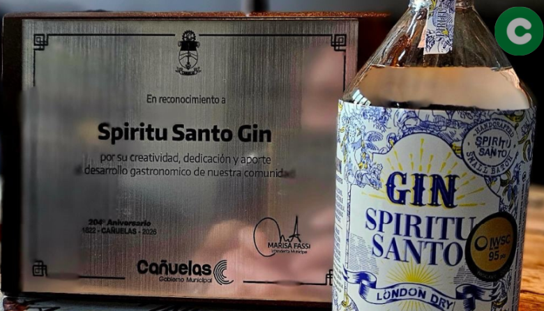Entregan reconocimiento a Spiritu Santo Gin