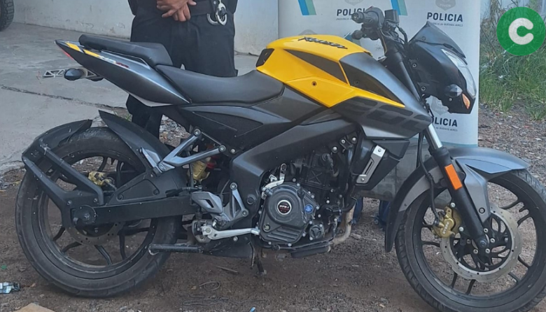 Recuperan moto que había sido robada por dos menores en la puerta de un supermercado