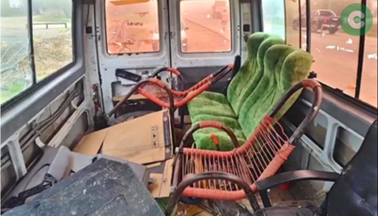 Peligro en la Ruta: Manejaba una combi destrozada y cargada de 10 personas