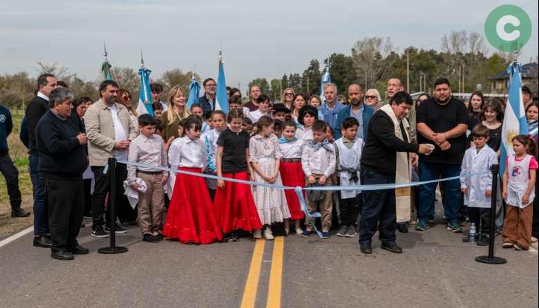 Se inauguró el asfalto del Camino del 72 en Udaondo
