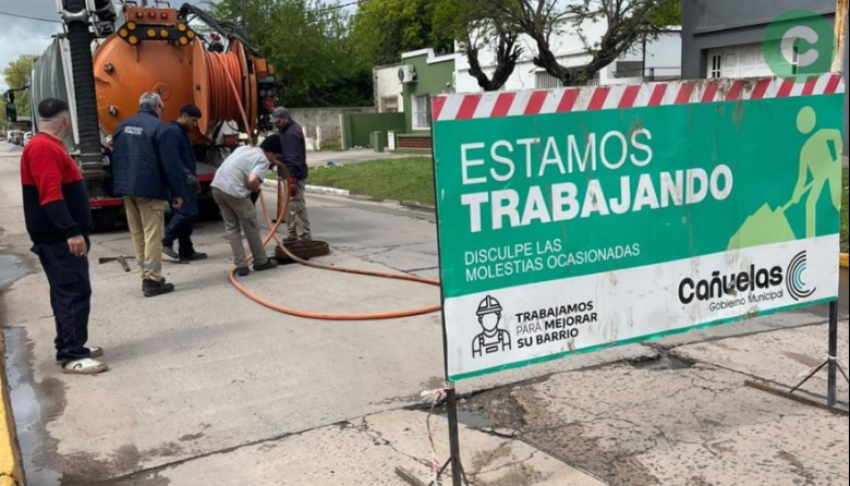 Avanzan los trabajos de limpieza y mantenimiento de desagües en distintos puntos del distrito