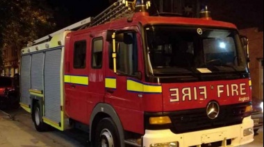 Incendio en una vivienda: Los bomberos le salvaron la vida a un adolescente   