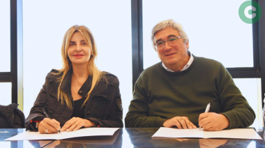Javier Rodríguez y Marisa Fassi firman la adhesión al DUT