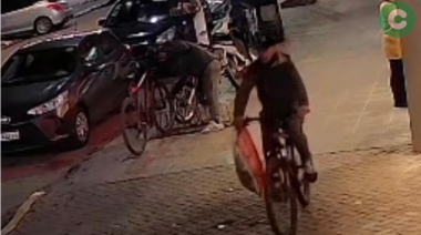 Robó una bicicleta y quedó registrado por las cámaras