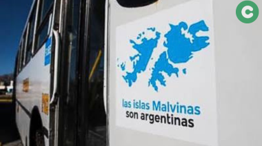 Continúa vigente la obligación de exhibir la leyenda "Las Islas Malvinas son argentinas" en trenes y colectivos nacionales