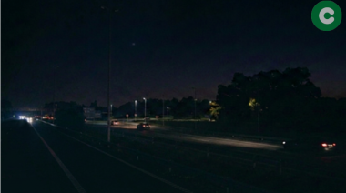 Vecinos de la zona reclaman por la falta de luz en la Autopista Ezeiza-Cañuelas