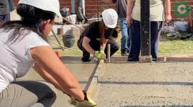 Alumnos del curso de albañil del CFL construyen su nueva aula