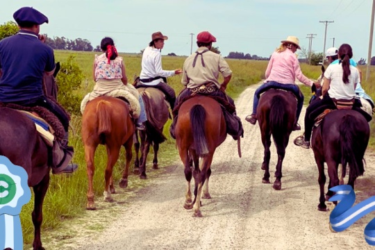 Festejos del 25 de mayo con cabalgata y Pericón nacional