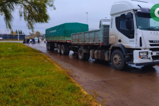 CHOQUE ENTRE UNA MOTO Y UN CAMION EN LA RUTA 205