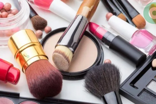 ANMAT prohibió productos de belleza y cosmética
