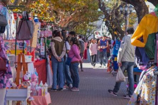 Mercados, ferias y festivales: Feria Mercedes Sosa