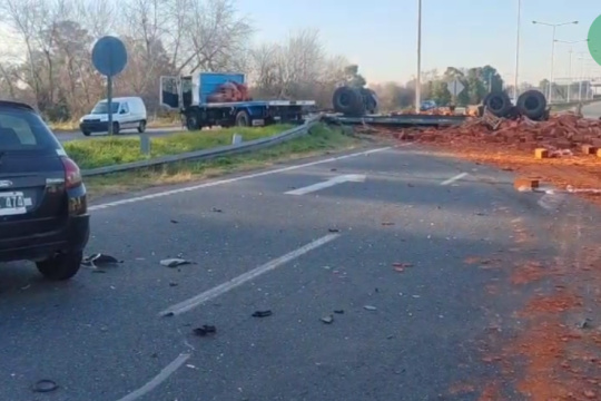 Choque y vuelco en Ruta 3